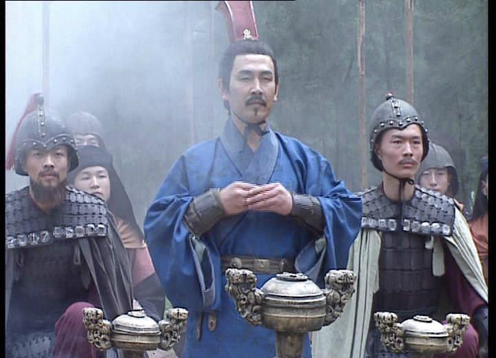 钟会野心很大，灭蜀后，连自己的老板司马昭都不放在眼里了，但是，他对诸葛亮却很尊敬