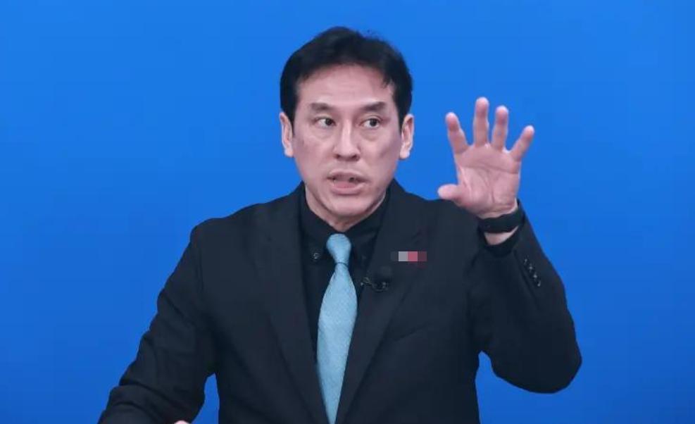 黄暐瀚叫嚣：“若被攻击绝不投降”媒体人黄暐瀚11月26日以“若被攻击，绝不