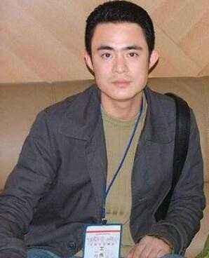 赖文峰和杨钰莹分手28年没复合，根本不是什么狗血拉扯，全是时过境迁的成全。当年