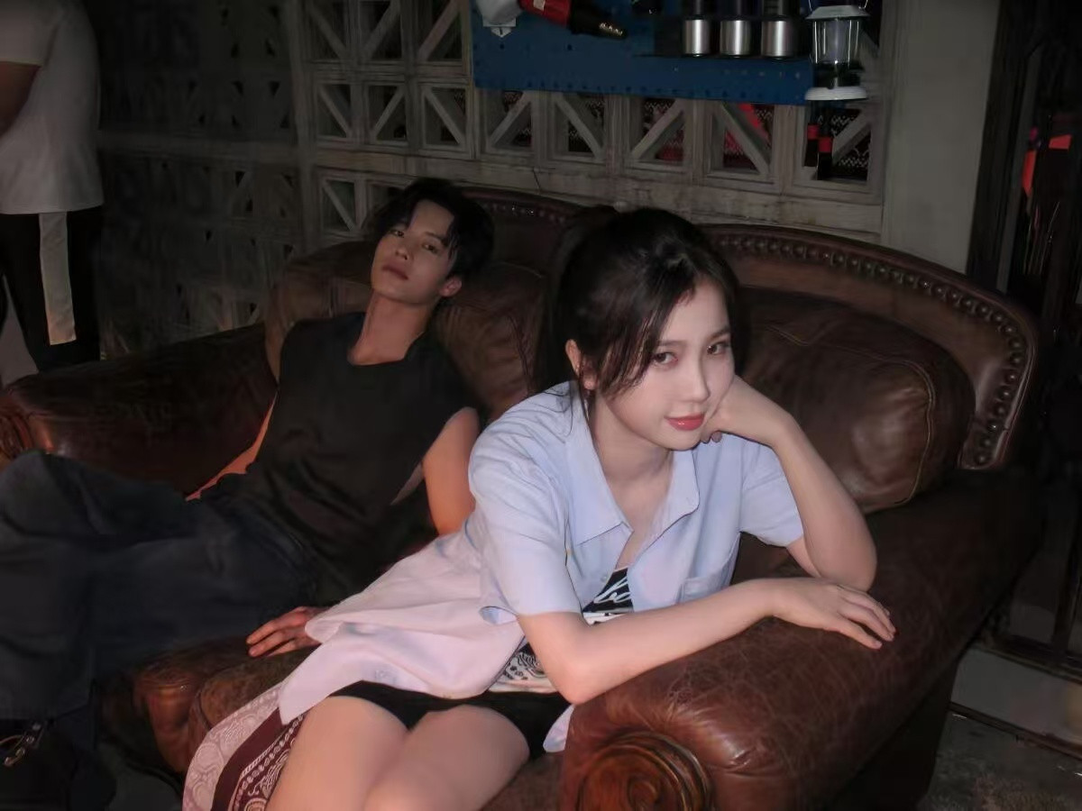 双轨导演辟谣使用原著大结局导演已经解释啦，我还是静静等待这个双轨后续有什样的精