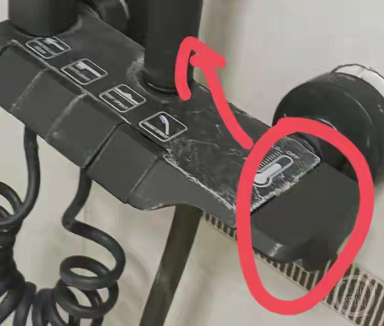 近日，北京一网友发帖称，租房四个月发现有3个月竟然用水300吨，水费1000多元