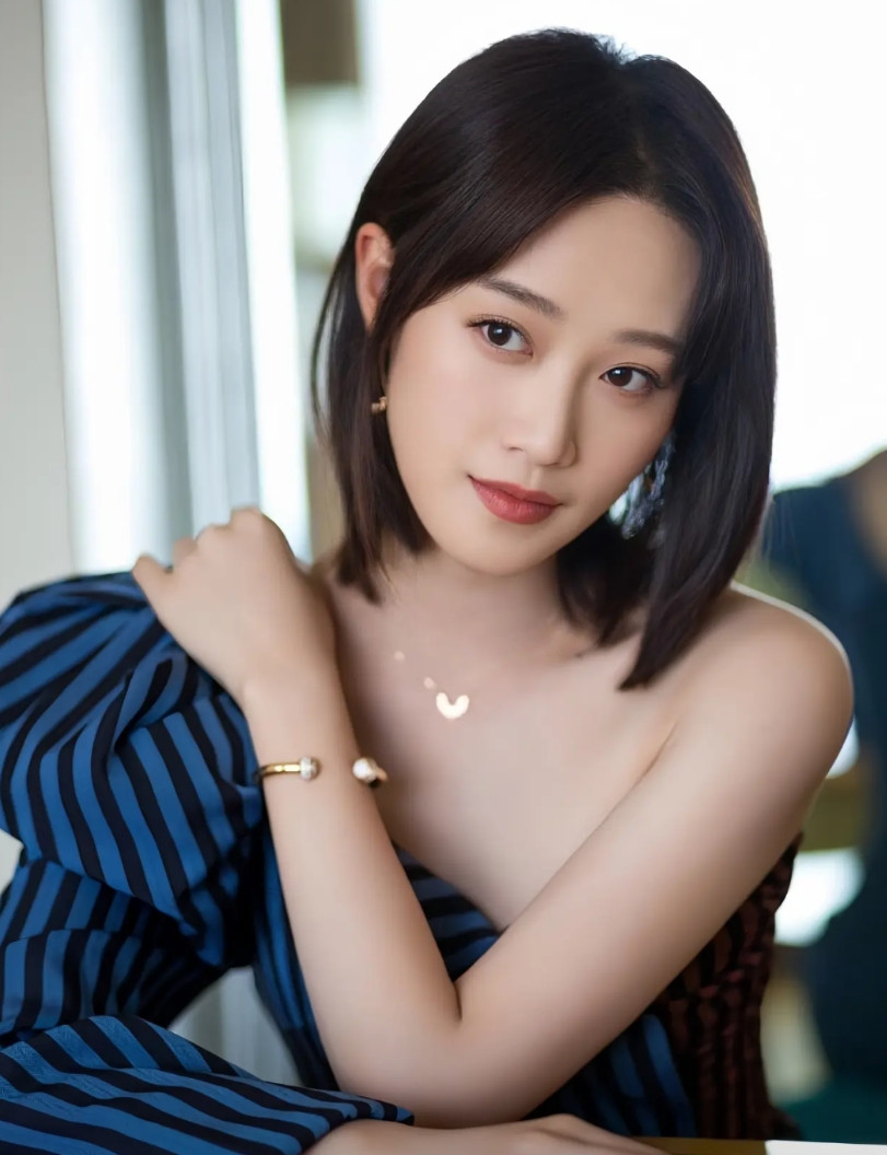 蓝盈莹翻车了，因为这3点：1、她演的银子确实出圈了，但并不是因为她演得好，而