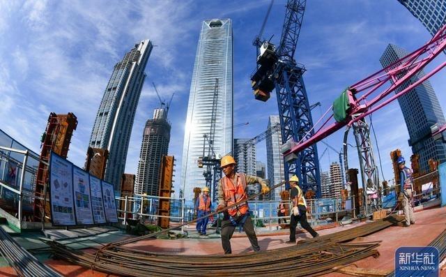 为什么中国担当得起“基建狂魔”的称号？我给大家看一组数据：贵州一年的GDP是