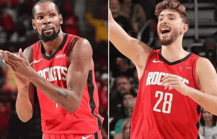 不管怎样这赛季交不交易，都是冲冠去的，至少纸面阵容双方打一轮系列赛硬对硬全联盟的