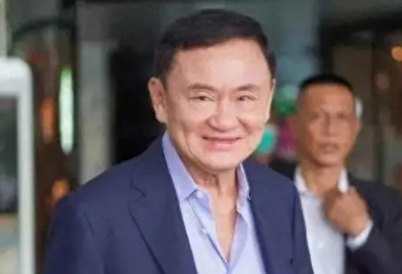 泰王对他信进行了特殊照顾。当地时间9月25日，他信服刑半个月，对监狱的典狱长称，