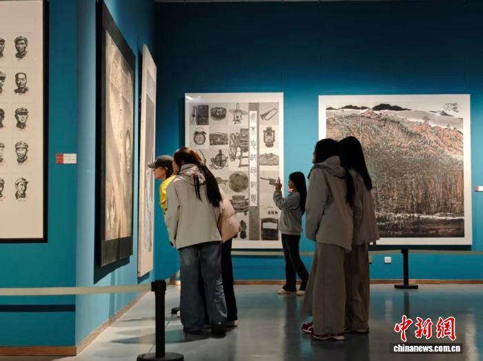 壮丽史诗——纪念红军长征胜利90周年美术作品联展在贵州遵义开展