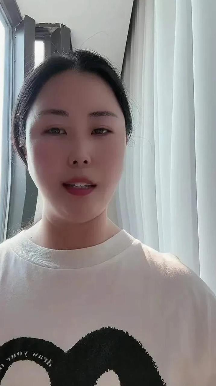 说牛奶不给喝，我是有点不相信的，牛奶几个钱？小孩子长身体，不可能让小孩子喝稀饭吧