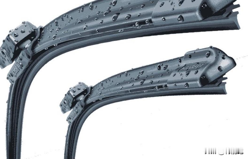 我要吐槽一下特斯拉的雨刮器，这玩意儿真的是随缘工作模式。有时候下大雨，它在那儿