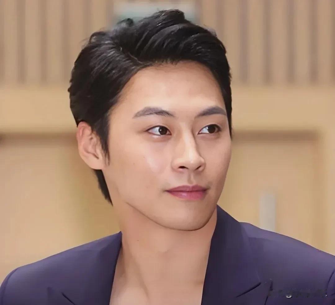 40岁韩星郑恩宇去世了，就是演《太阳的新娘》那位。消息太突然，他去世前一天，还在