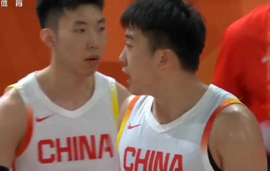 亚运会中国三大球会有几个冠军产生？1，中国男排2，中国女排3，中国男足4，中国女