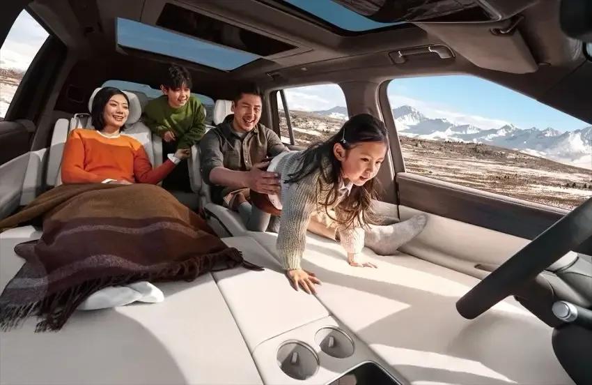 1、贫困层：家庭存款在0-5万。2、温饱层：家庭存款在6-10万。3、奋