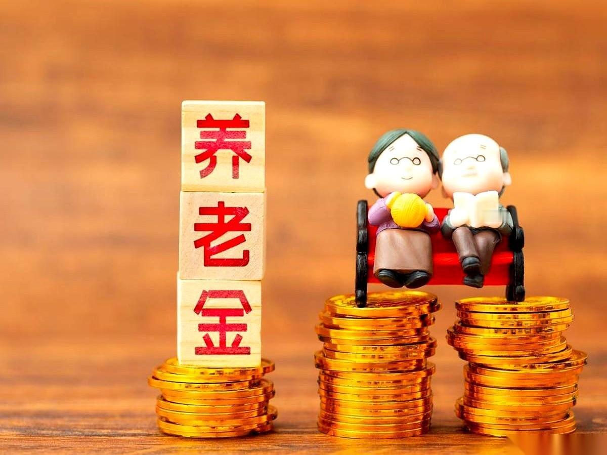 2700块。深圳。第一眼看到这个数字，我刚挤出早高峰的地铁。这是今年9月起