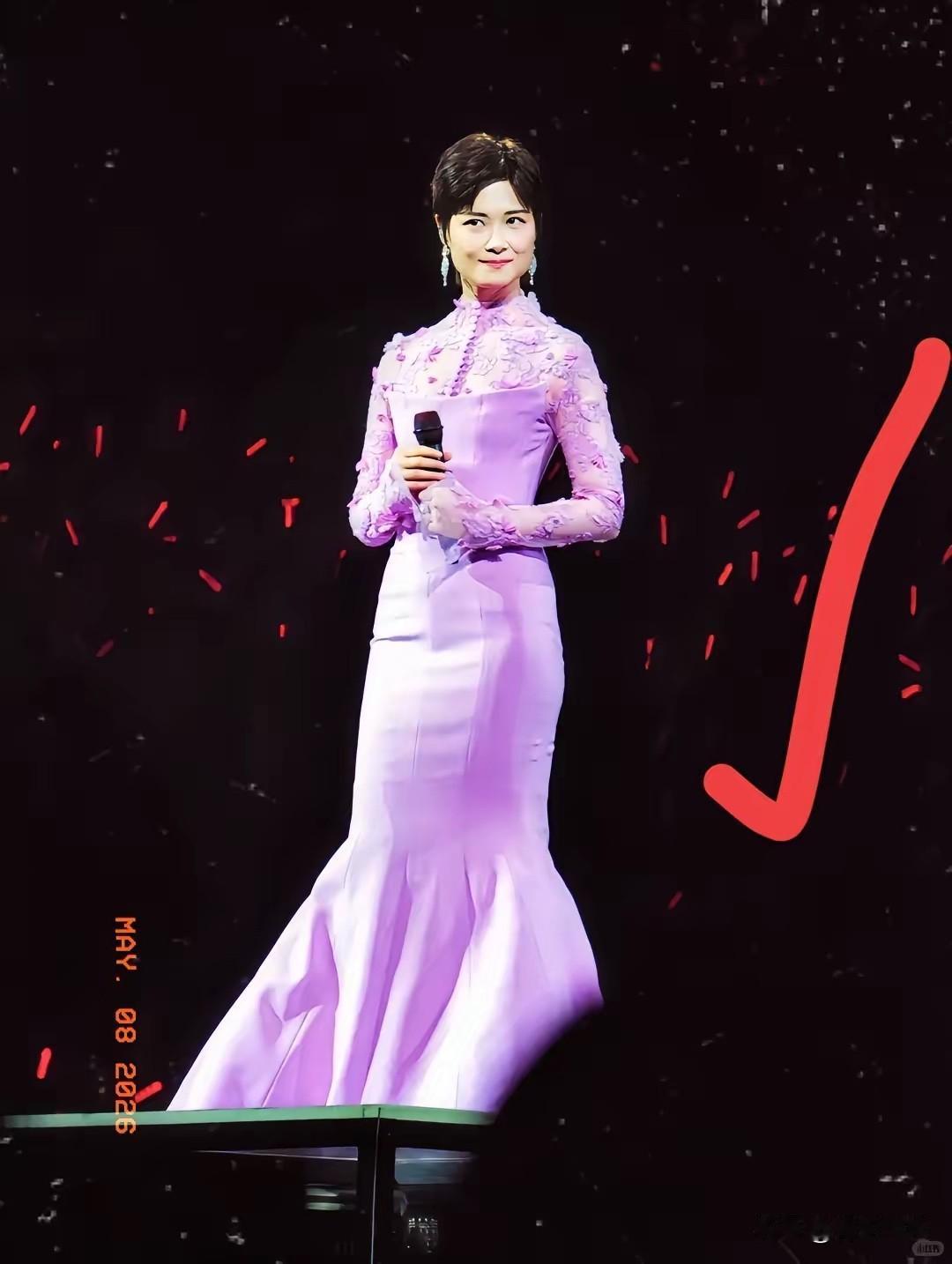 李宇春为什么不结婚？不是她不漂亮，也不是没人馋她的身子，而是已经42岁的她，根本