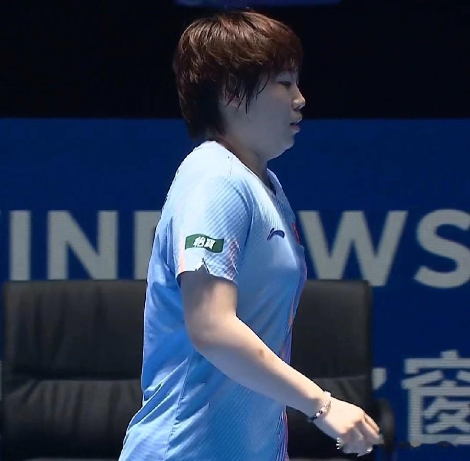 蒯曼输在不够坚定，明明可以打的更好。蒯曼和莎莎打比赛有压力，明显打的不够释放，