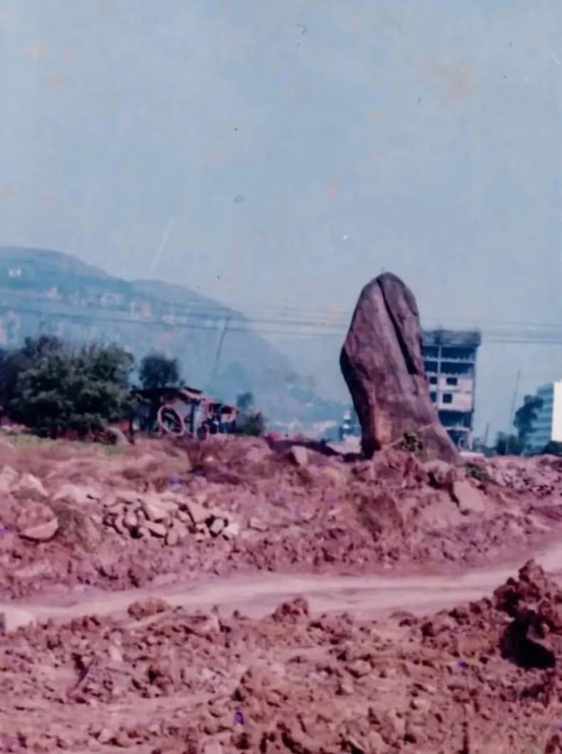 【中国被传的“最邪乎”的一块石头——重庆万州青龙石】关于这款石头的“邪传”故事，