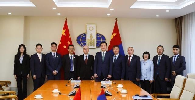 蒙古国与中国将第三次联合勘查两国国界蒙通社乌兰巴托8月14日电，蒙古国与