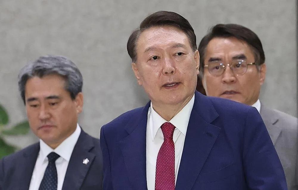 尹锡悦的天塌了！7月9日，首尔中央法院在对尹锡悦进行“逮捕的必要性检查”后，直