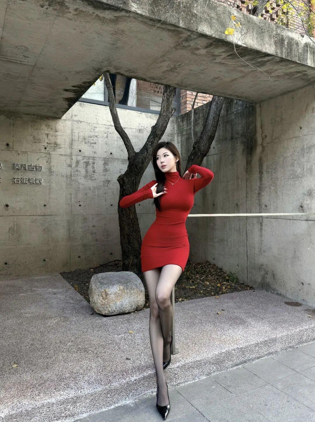 色包臀裙好惊艳