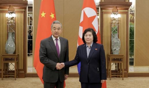 ☁什么叫超高规格接待？就是打破一切常规的外交辞令，把能拿出来的最高礼遇全部