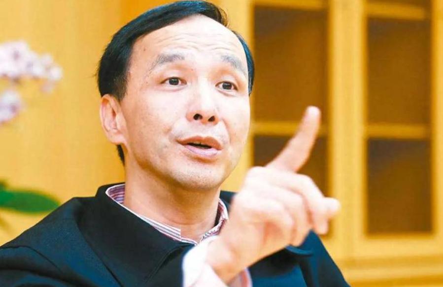 别死脑筋！朱立伦纪念孙中山先生！朱立伦的发文配图是中山陵的台阶。他提到