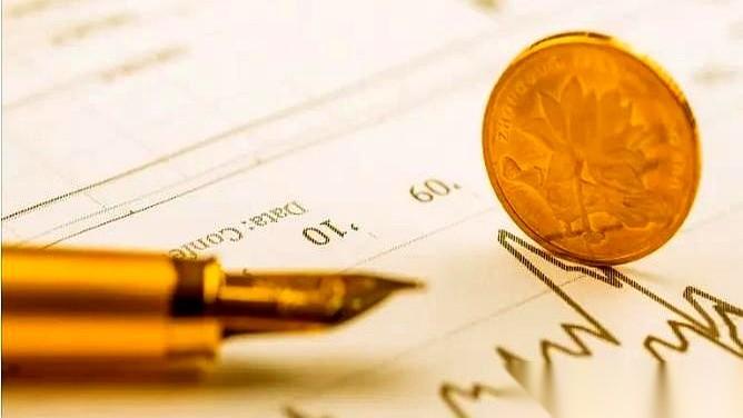 我勒个去，一睁眼就听说我莫名其妙欠了老外一万多块钱？网上说咱们国家欠了2.4万