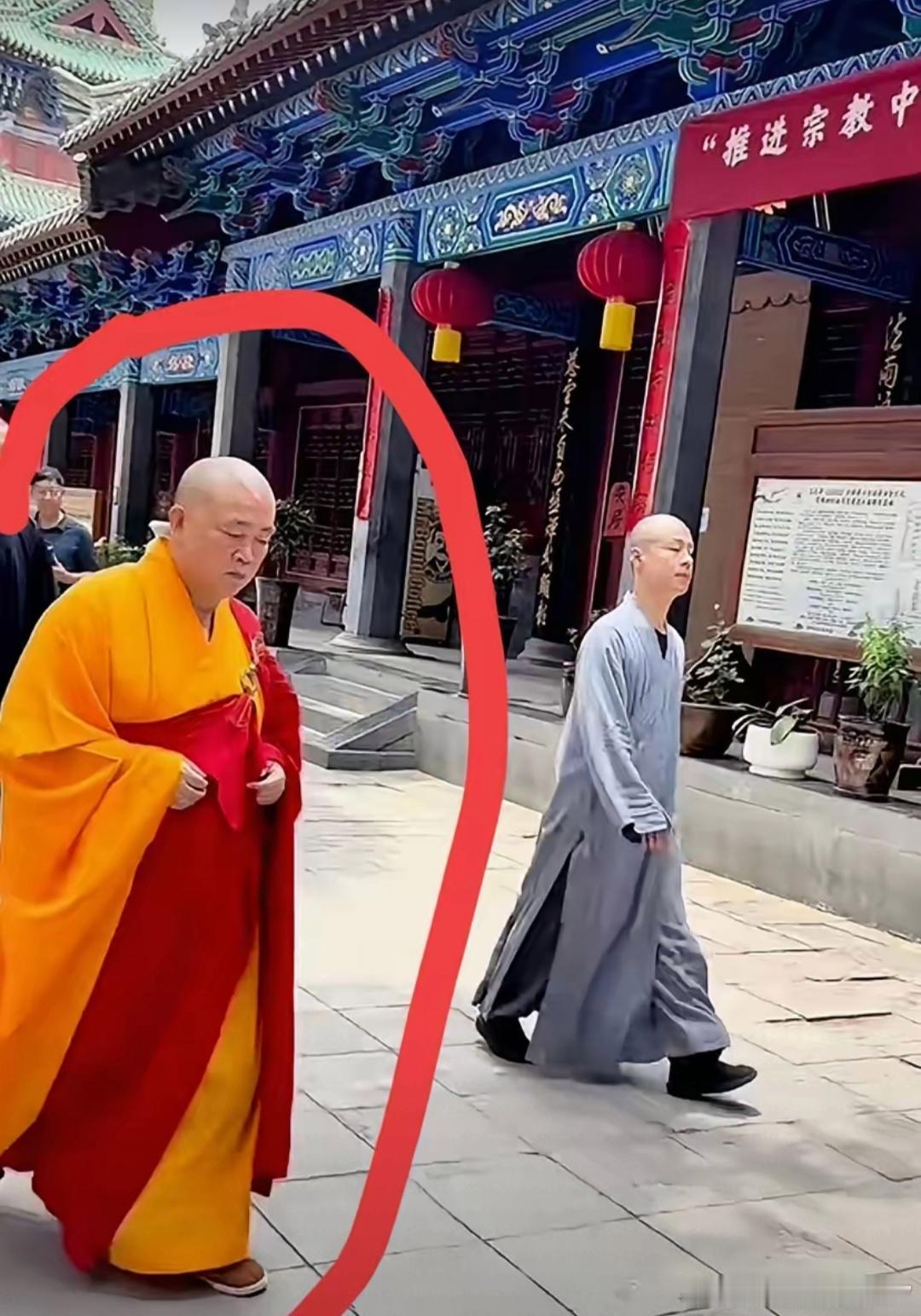 贫穷限制了我的想象呀！一件袈裟16万，拥有豪车，豪宅，旗下18家公司，年收入2亿