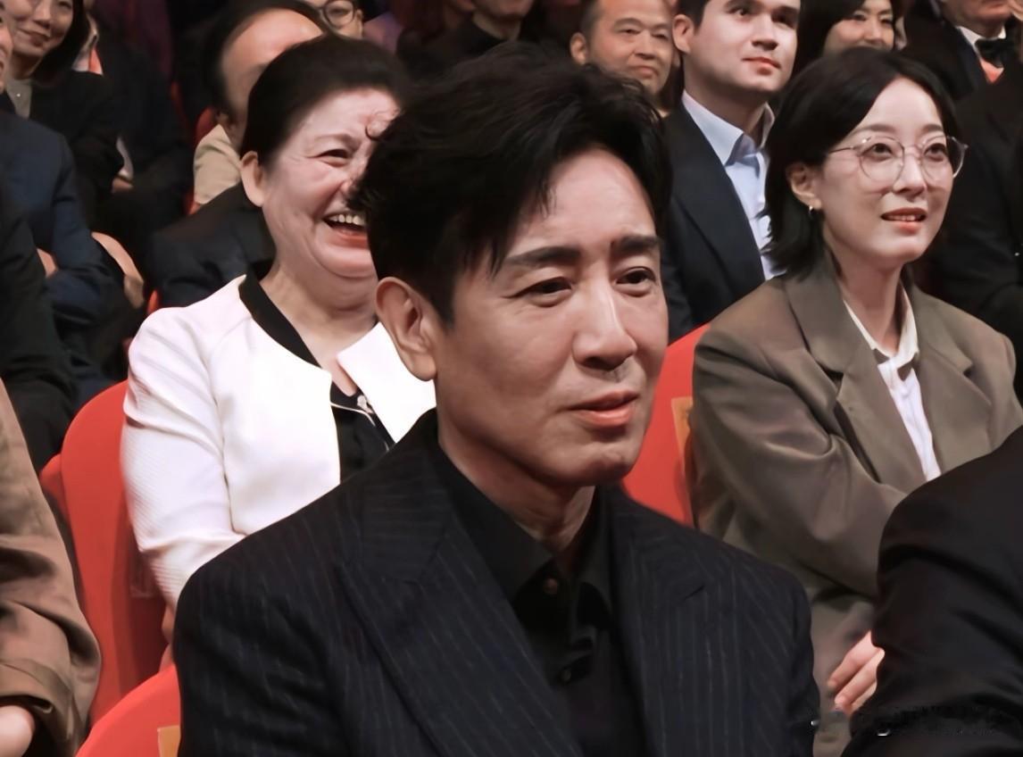 人要有自知之明，看了于和伟在电视剧《伟大的长征》中饰演的，我的第一反应就是于和伟