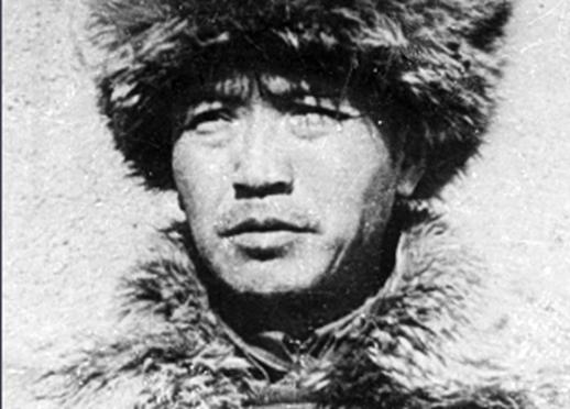 他是曾经的内蒙古王乌兰夫，虽然只是上将，但是地位却比元帅还高。这是为什么？上将军