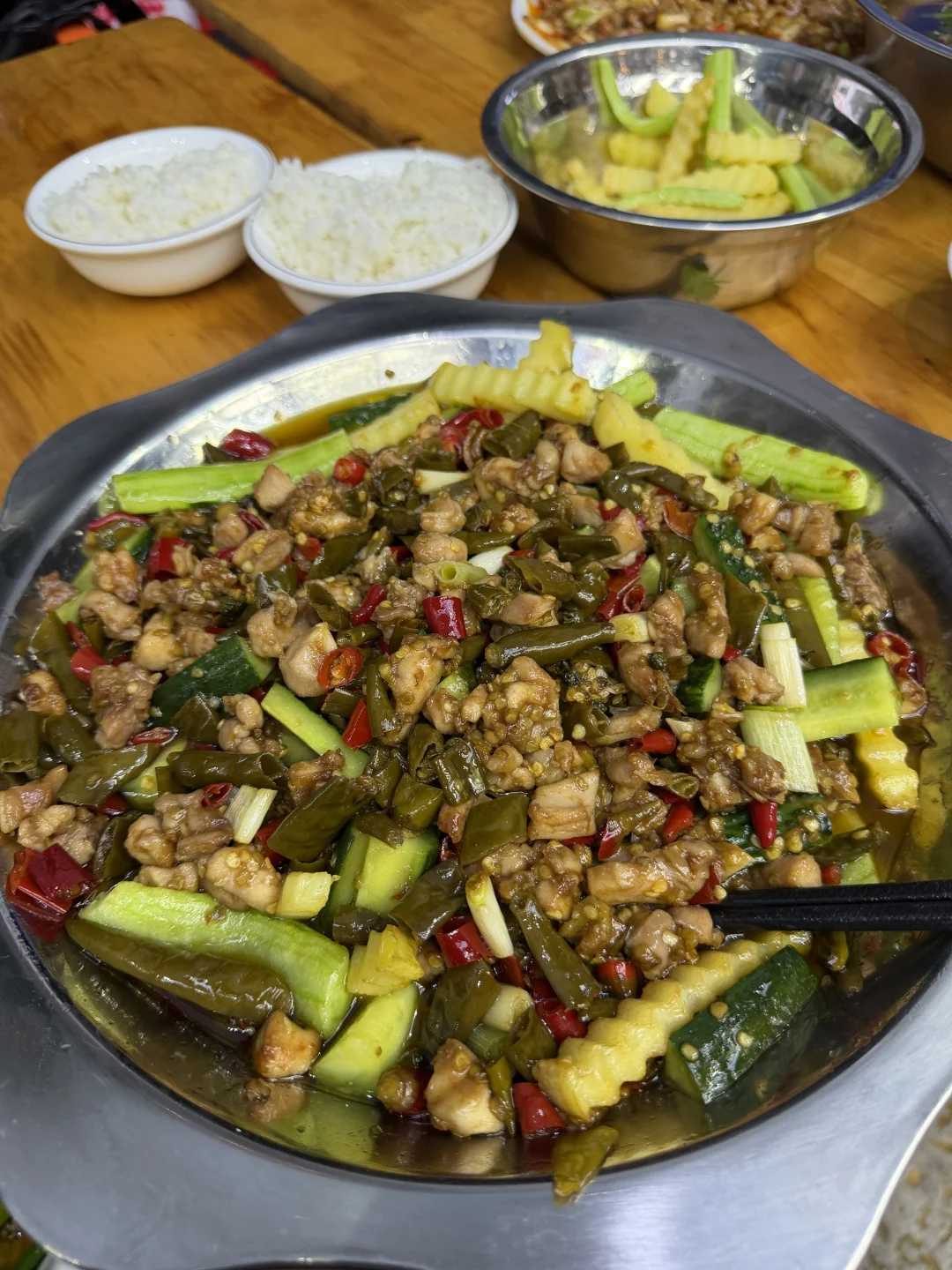 拜见成都牛b泡椒兔大王……