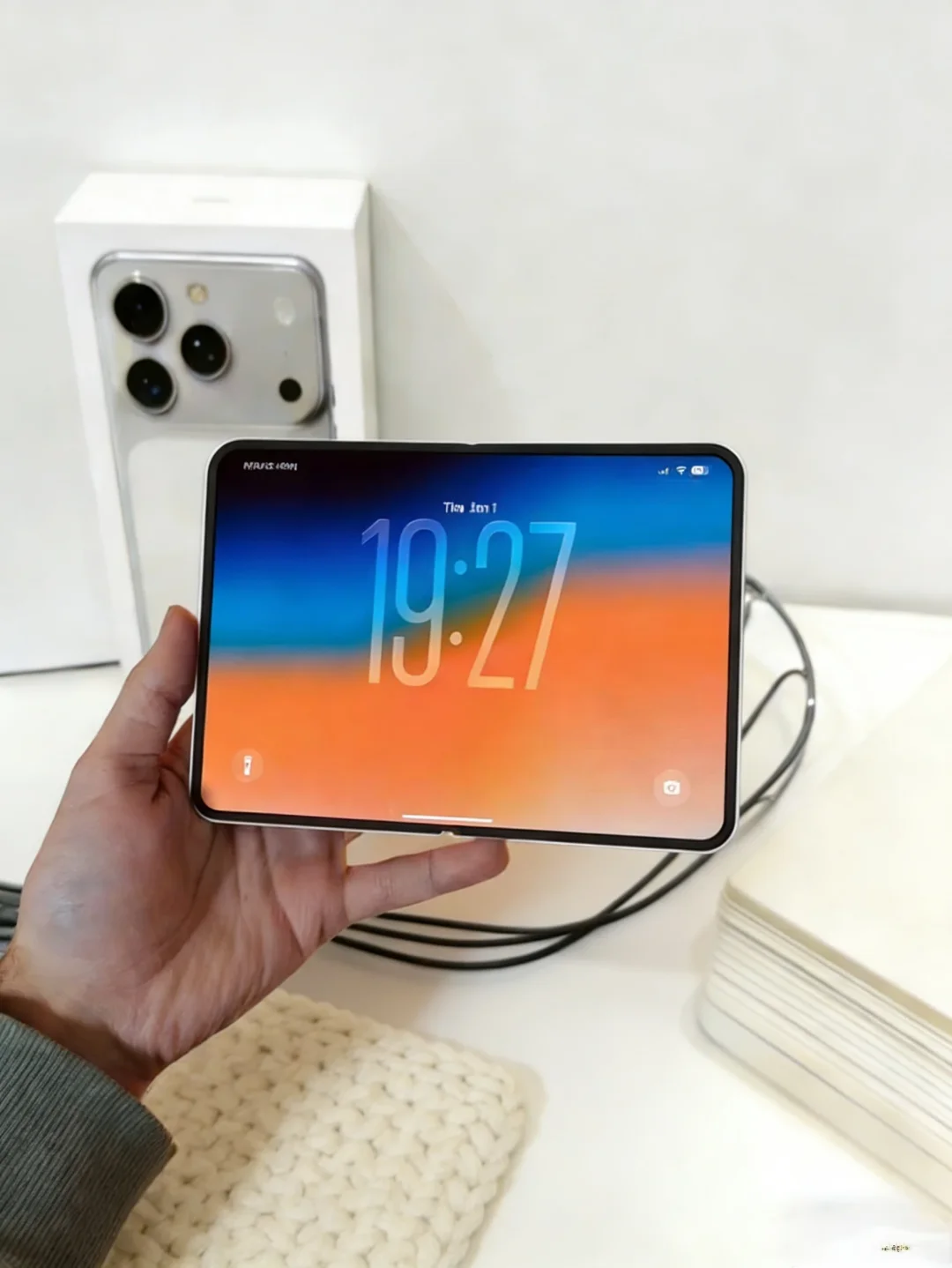 苹果折叠屏已上手！不得不吐槽下