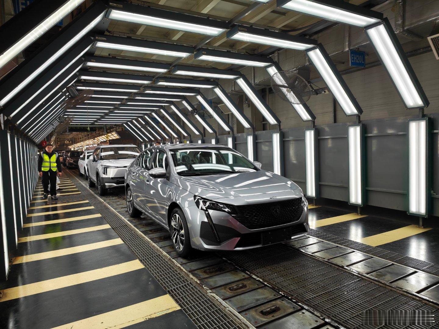 今天在工厂打螺丝，中午给秘书加个餐我的日常plog