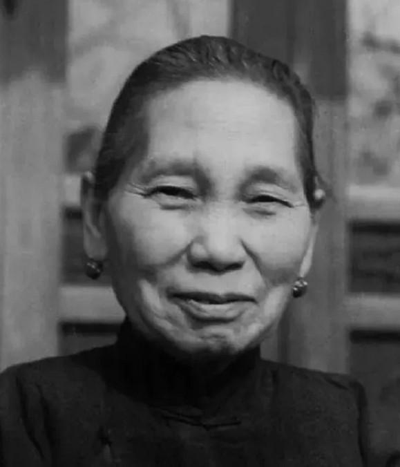 1903年，30岁梁启超，和17岁王桂荃行房，大汗淋漓过后，梁启超却说：“我主张