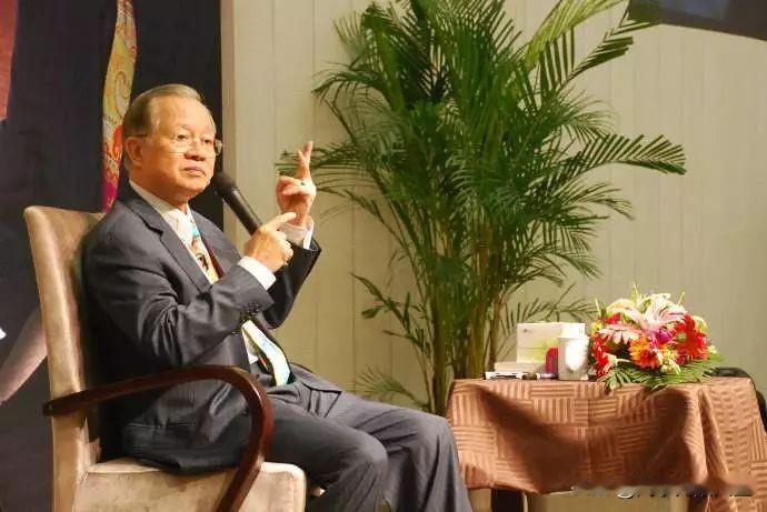 曾仕强教授说：“一个人是可以改变自己命运的，但是只有你自己改，别人无法改。人要