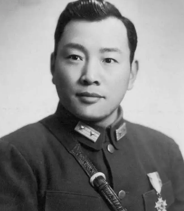 1949年，宋希濂被俘时，看了一眼率部追他的解放军团长，说：“你是军长还是师长？