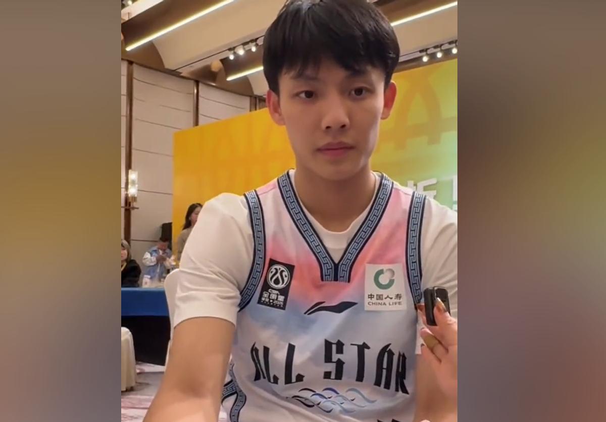 北控男篮又拿王少杰加八位数买断费，去换广东队的徐杰。这不是第一次了，上赛季就这么