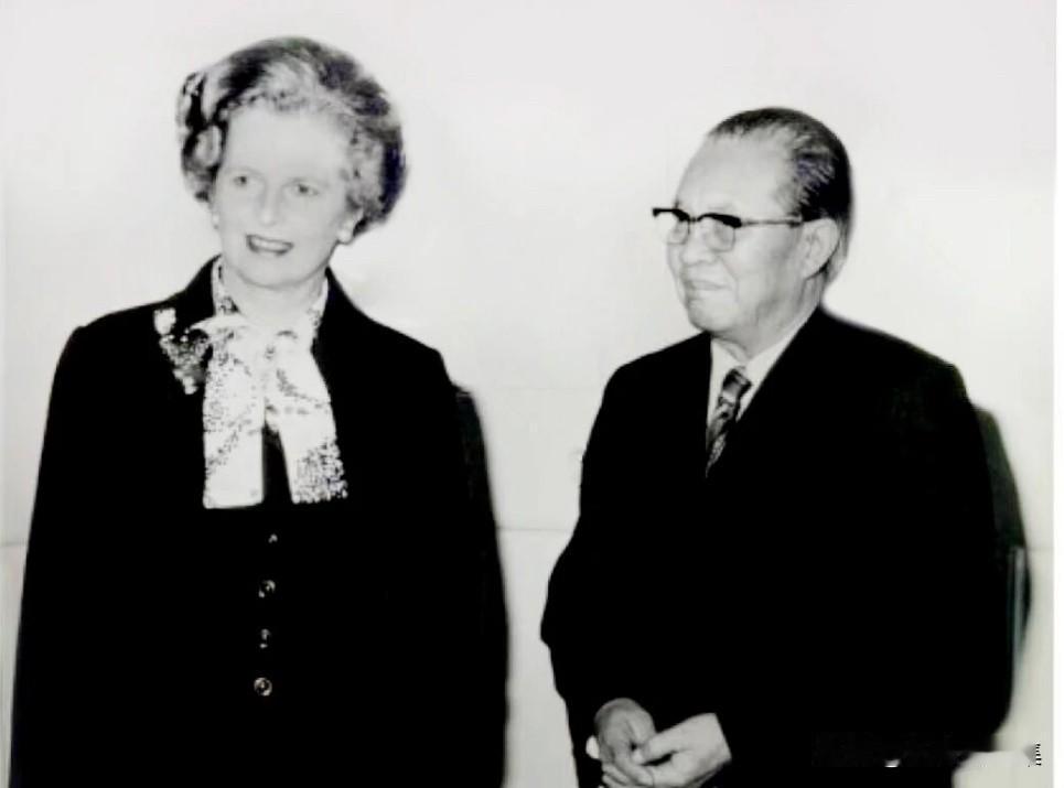 1980年10月2日，黄华外长在唐宁街10号拜会撒切尔夫人，是中国外交部长对英国