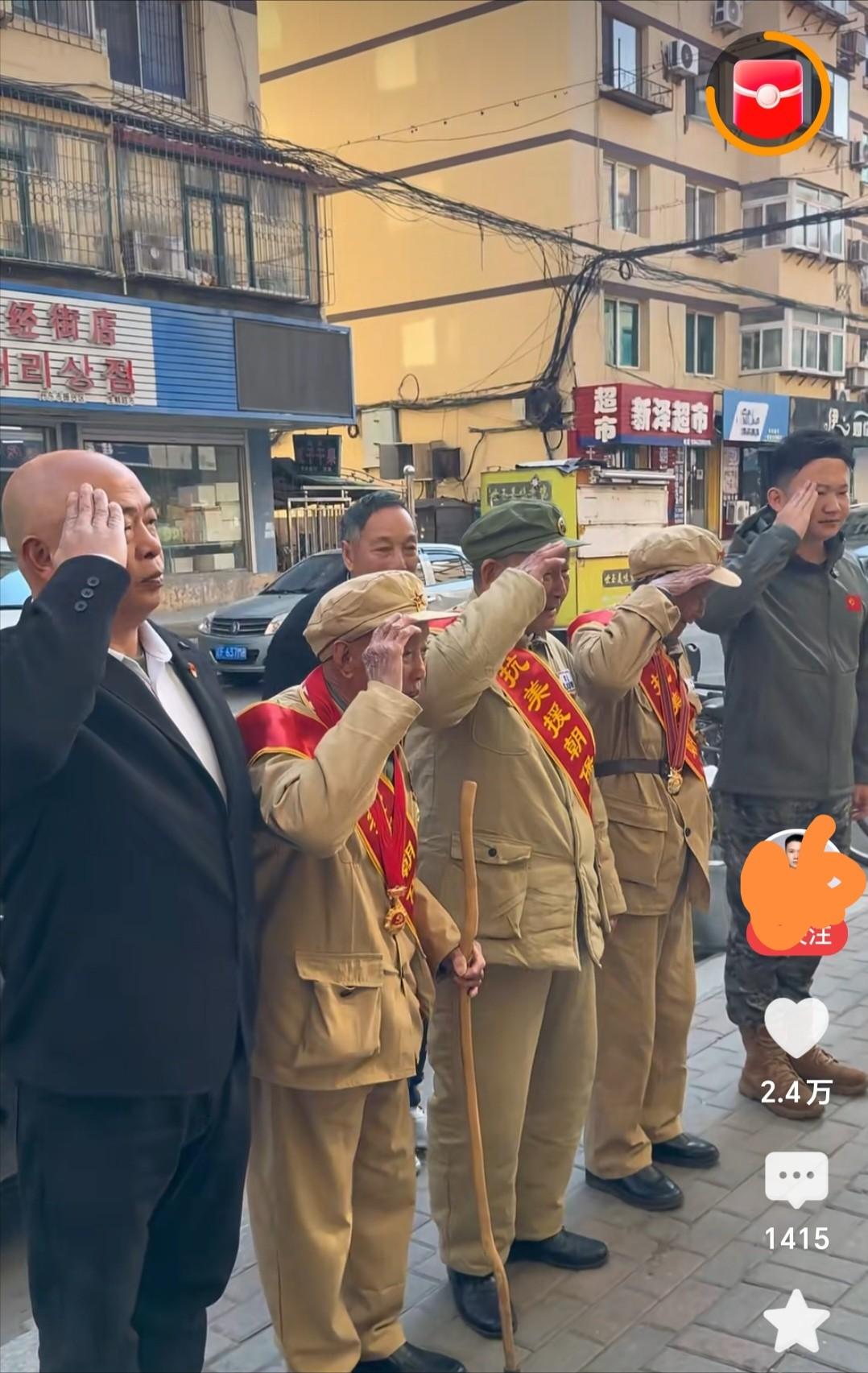 辽宁丹东，一家小饭店来了15个人吃饭，吃完饭后要结账，老板娘说什么都不收钱，还说