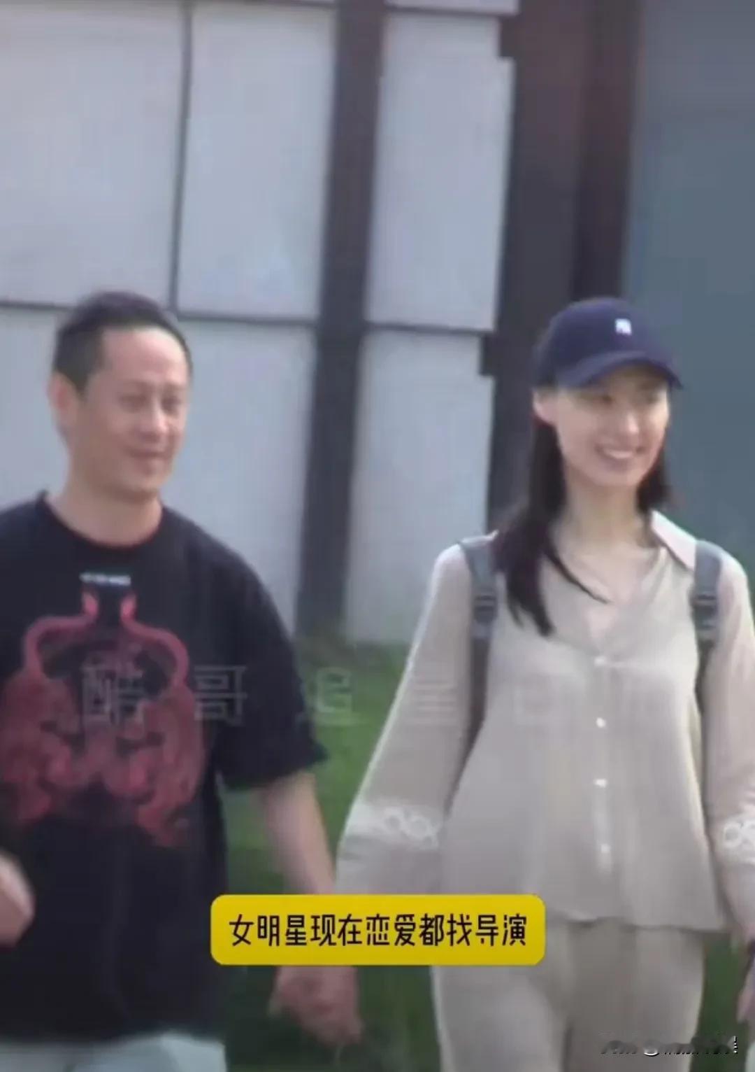现在的李家自顾不暇，梁洛施也敢于公开自己打恋情了。梁洛施被网友偶遇与导演冯浴柯