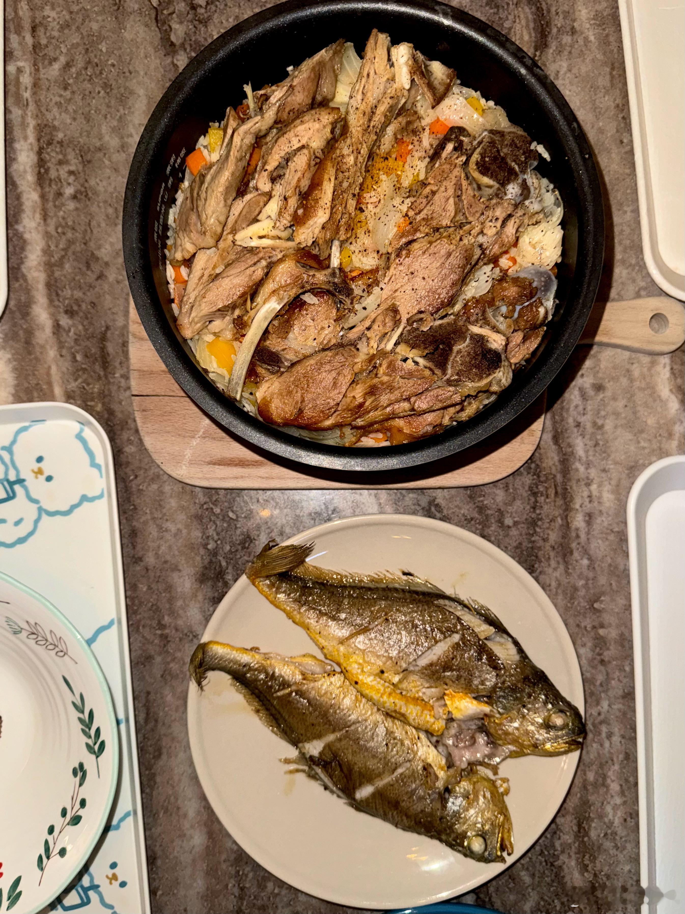 今天做羊排抓饭和香煎黄花鱼​​​