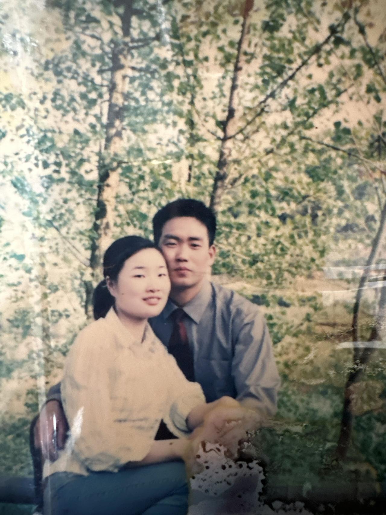 2007年，我放下安稳生活，选择南下深圳，只因爱人一句话我和先生是从小就认识的