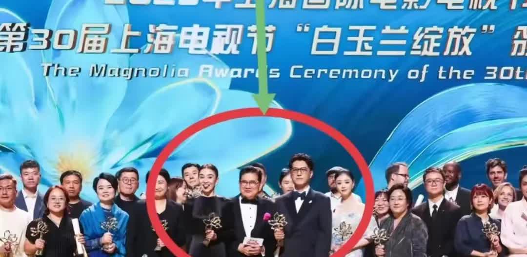 郝蕾说：不红是原罪，红了什么都对！这句话的含金量还在上升！看到白玉兰的这