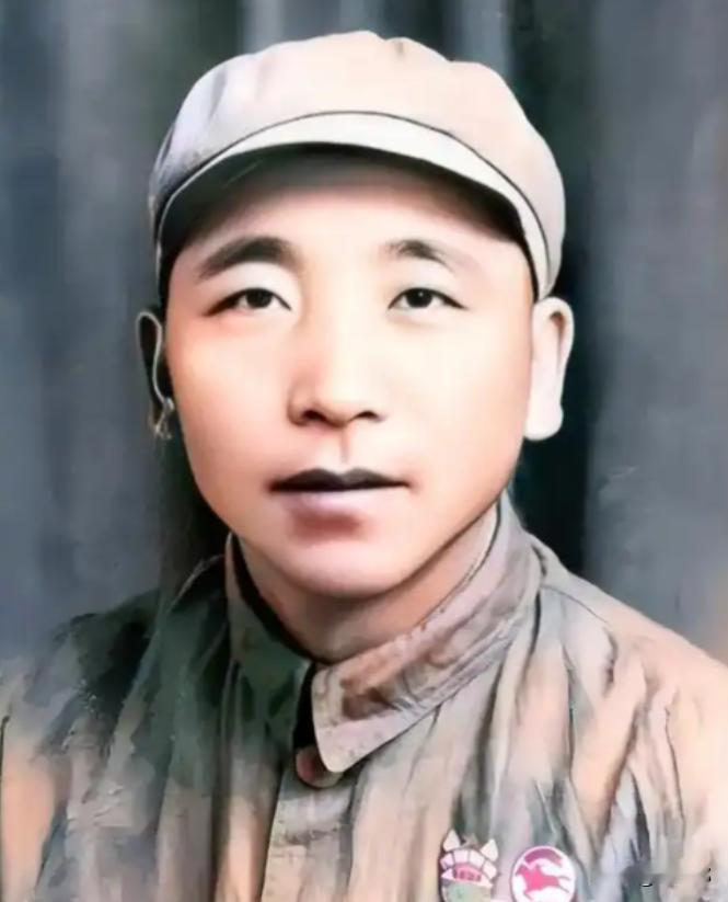 1936年，秦基伟在西北战场上被马家军俘虏。为了保命，他谎称自己是伙夫，试图蒙混