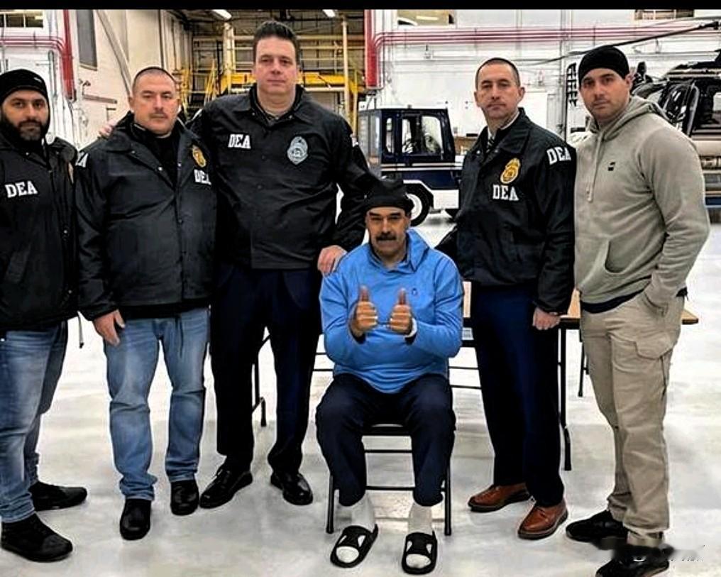 这就是“有钱能使鬼推磨”的最高境界。这就叫“钞能力”现场教学吧？马杜罗站