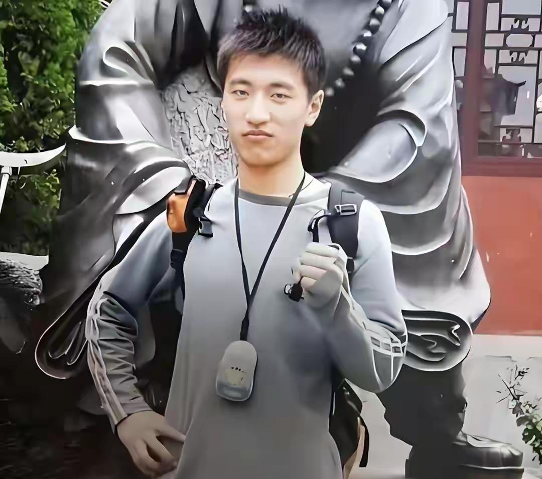 张雪峰抢救细节曝光:副院长参与抢救，冠心病，心血管狭窄90%。张雪峰祖籍山东临清