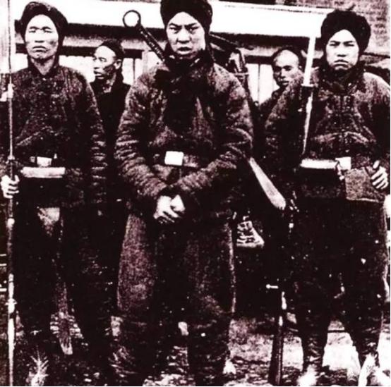 为什么毛主席那么敬重义和团？因为自东汉以后，中华民族在血性方面确实一代不如一代，