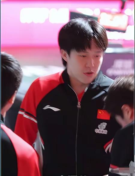 请大家保持理性看待比赛输赢，梁靖崑1:3输给法国小将菲利克斯·勒布伦，肯定跟心态