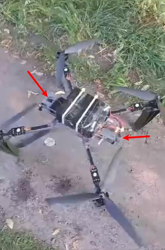 一种部署在道路上充当“伏击者”（或称“守株待兔者”）的俄罗斯光纤制导FPV无人机