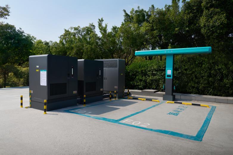 比亚迪闪充站建设真的猛发布即量产，比亚迪带着新能源汽车补能天花板来了。1500k