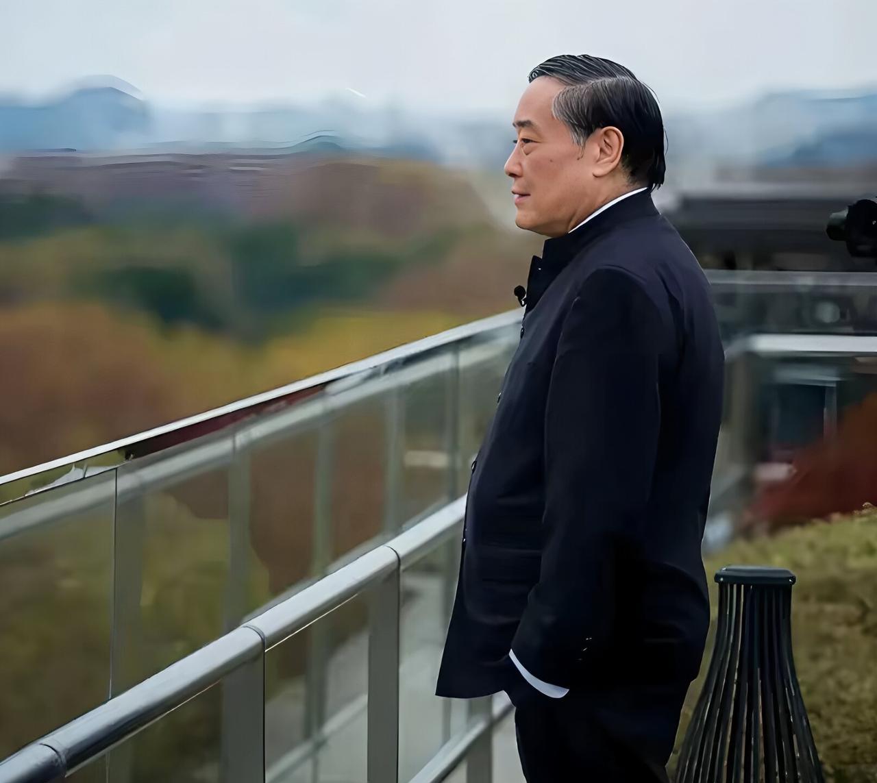 杜建英真可怜，自己的事业遭到宗庆后原配女儿打压之后，连老父亲留给孩子的信托都不放