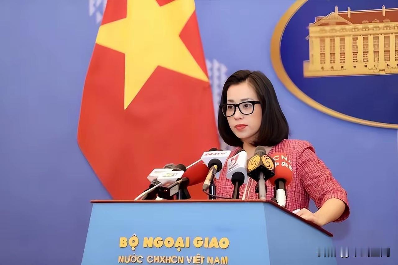 越南对泰国发出严厉警告！7月25日，越南外交部发言人范秋姮表示，督促泰柬两国尽